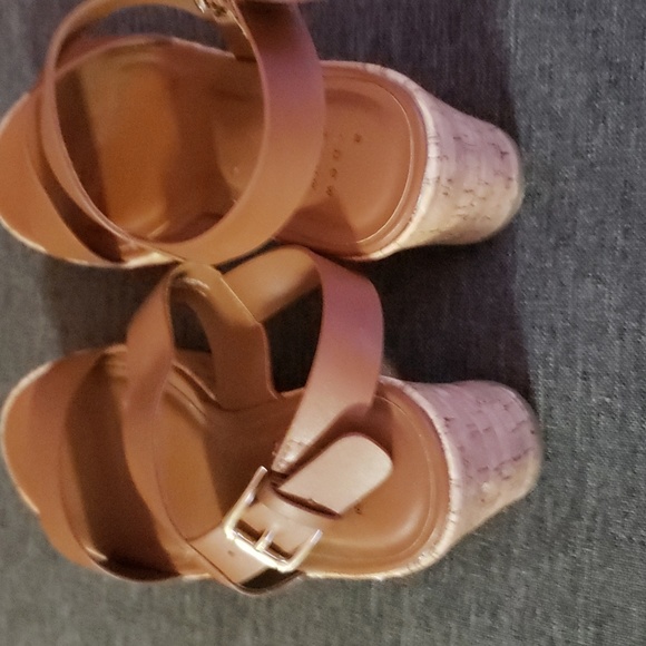 A New Day Tan Sandal 👡 - Picture 4 of 4